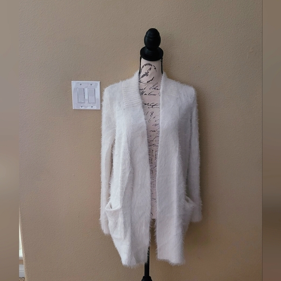 Banana Republic White Fuzzy Soft Long Winter Fall Autumn Cardigan - Picture 1 of 9